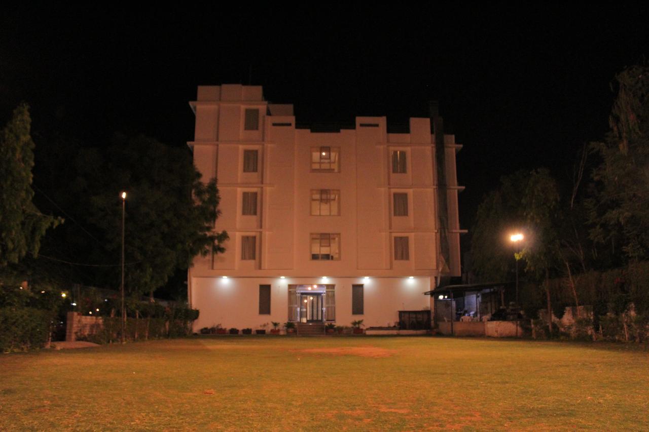 Hotel Mukund Villas Udaipur Ngoại thất bức ảnh